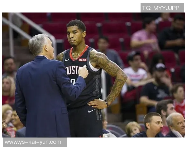 CBA教练迷惑行为大赏——篮球场上的“神操作”与“尬亮”瞬间