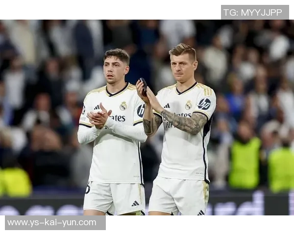 克罗斯：巴萨的比赛极具观赏性，但他们这种打法存在很大风险